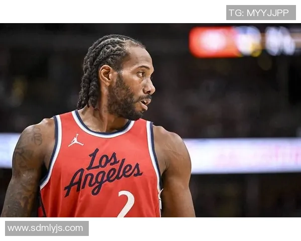 伦纳德与足球明星的首次相遇引发了怎样的热议和期待