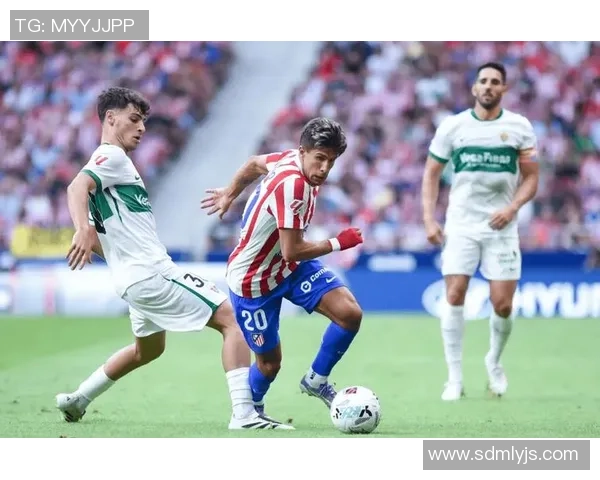 帅气与实力并存的足球明星们引领潮流风尚与竞技巅峰