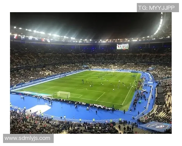 黑人足球明星莫西干的传奇人生与场上风采揭秘 黑人足球明星莫西干的传奇人生与场上风采揭秘